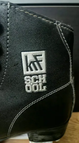 Patines negros School