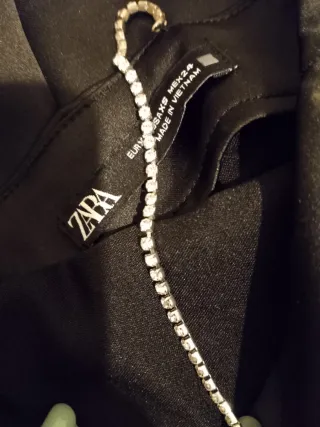 Vestido fiesta Zara negro tirantes cadena