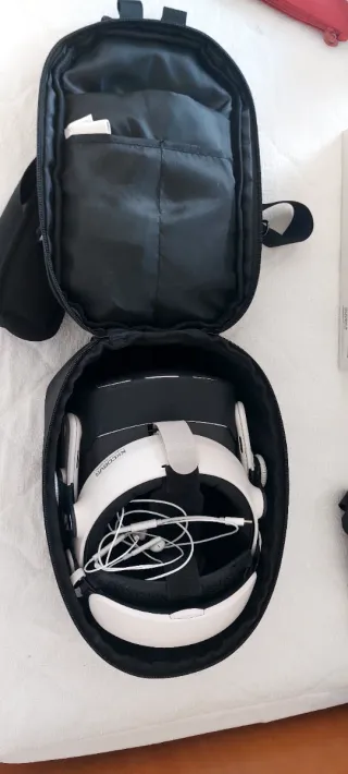 Meta Quest 3S con accessori e protezione