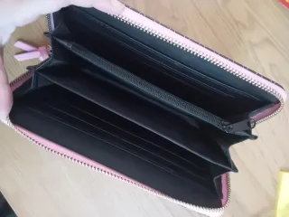 Cartera grande con diseño geométrico