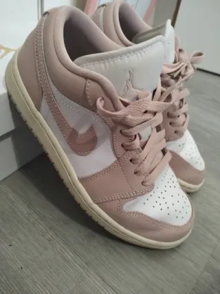Jordan rosas y blancas T.37.5