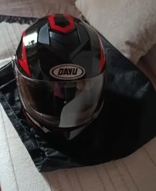 Casco de moto DAYU negro y rojo
