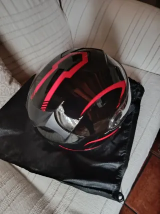 Casco de moto DAYU negro y rojo