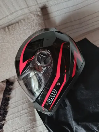 Casco de moto DAYU negro y rojo