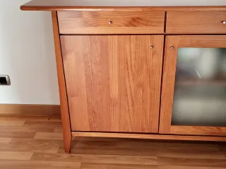 Aparador madera cerezo.