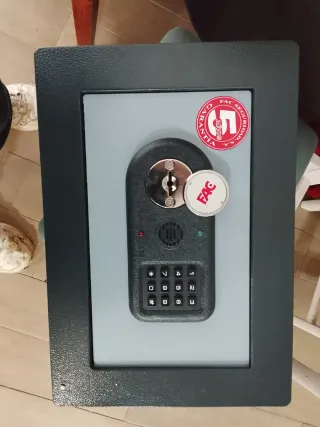 Caja Fuerte FAC con Teclado Numérico