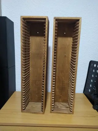 Estantería para CDs de madera
