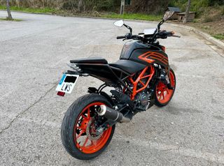 KTM Duke 125 2022 Negra/Naranja