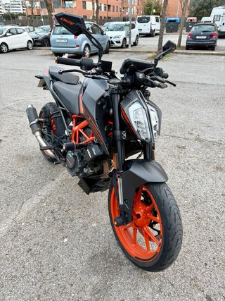 KTM Duke 125 2022 Negra/Naranja