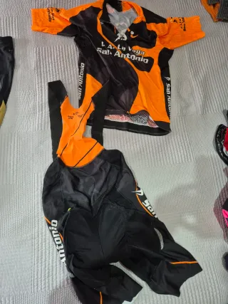 Maillot y culotte ciclismo La Vega San Antonio
