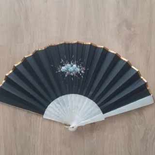 Abanico Nácar Pintado a Mano