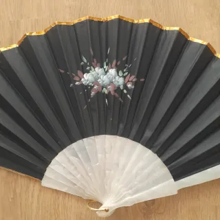 Abanico Nácar Pintado a Mano