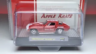 Chevrolet Corvette 427 Sting-Ray 1966 1/64 M2