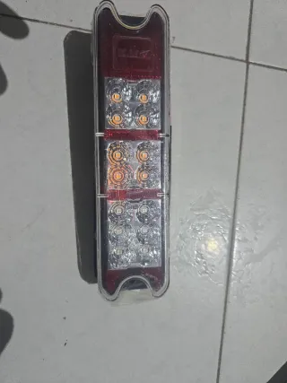 Pilotos traseros 12/24V  4 unidades 15€ la unidad