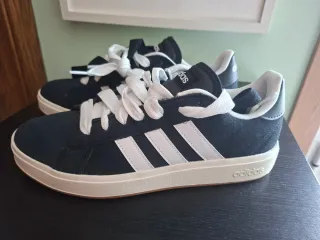 Adidas Talla 41 SIN ESTRENAR ORIGINALES