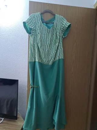 Vestido largo verde con estampado