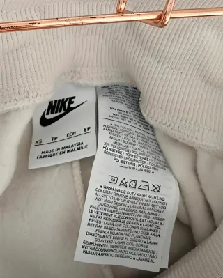 Pantalones Nike Beige