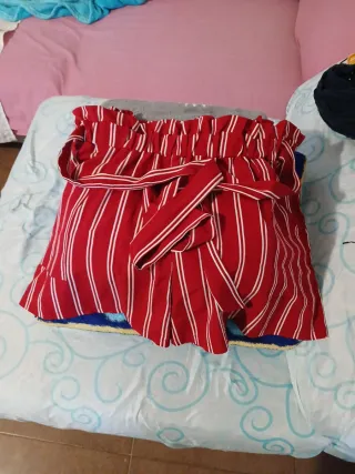 Pantalón corto rayas rojas y blancas