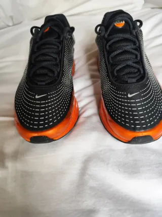 Zapatillas Nike Air DN Negro Naranja