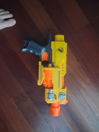 Lote de pistolas Nerf y dardos
