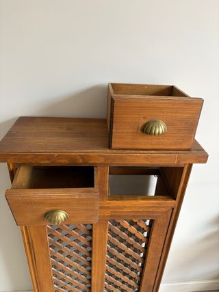 Mueble cubreradiador de madera de pino