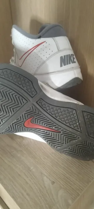 Zapatillas Nike Air Blancas y Rojas