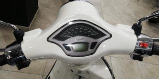 Vespa Primavera 125cc Blanca