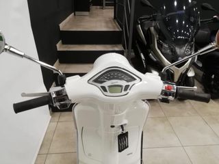 Vespa Primavera 125cc Blanca