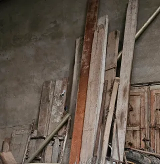 Tablones de madera maciza rústica largos