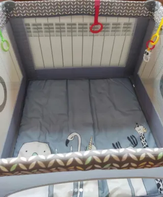 Parque de juegos infantil con animales