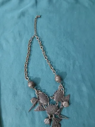 Collar antiguo de hierro plateado