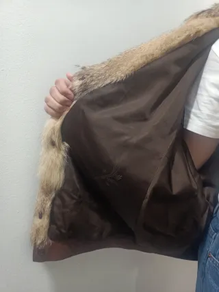 Casadora de cuero y  pelo de zorro original.