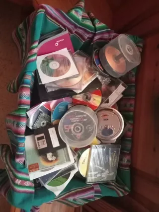 Lote de CDs y Discos Varios