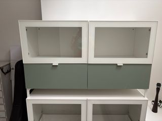 Mueble aparador BESTÅ Ikea cajones y vitrina