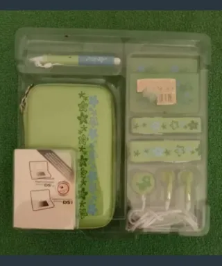 NUOVO. Custodia e accessori per Nintendo 3DS, DSi...