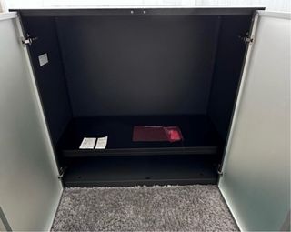 Armario oficina elegante cristal y metal