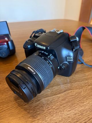 Cámara Canon EOS 1100D + Accesorios