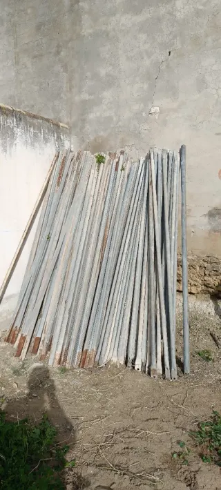 Postes para vallado o árbol 3m