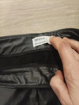 Pantalón malla efecto piel negro