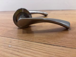 Manillas de puerta con cerrojo