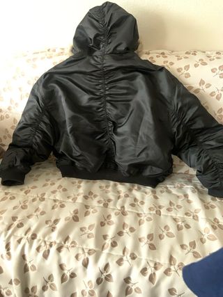 Cazadora Bomber Bershka Negra Talla L