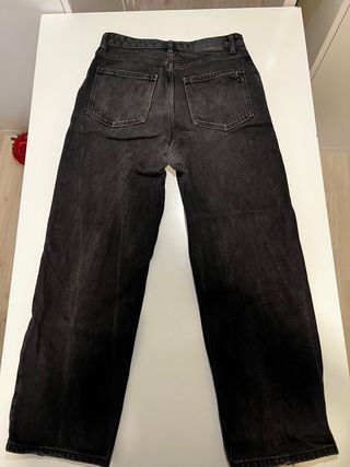Vaqueros Bershka anchos negros