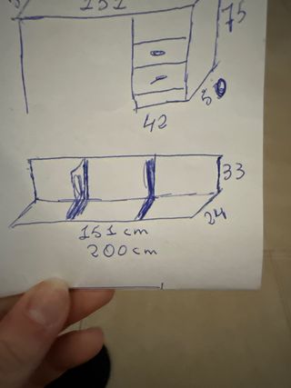 Estantería rosa de madera