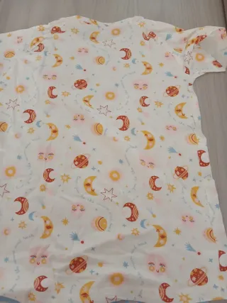 Pigiama bambina corto con stampe luna e stelle