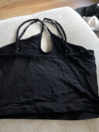 Top negro con escote