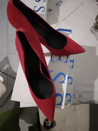 Scarpe rosse eleganti