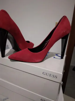 Scarpe rosse eleganti