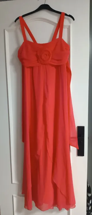 Vestido largo salmón con flor