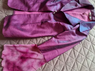 Blusa fiesta de El Corte Ingles. Morado/Rosa