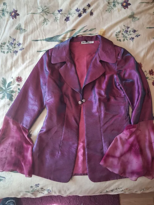 Blusa fiesta de El Corte Ingles. Morado/Rosa